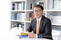 구현모 KT 대표, '연임 적격' 평가받고도 