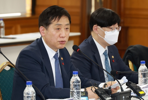 금융위원장 "핀테크 투자지원 강화…혁신펀드 1조원으로 확대"