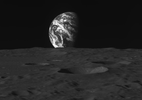 다누리가 지난달 28일 달 상공 124km에서 촬영한 지구와 달 표면