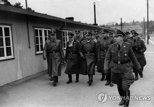 1941년 폴란드 그단스키 인근 슈투트호프 수용소에 모인 SS 나치 친위대 지휘관 