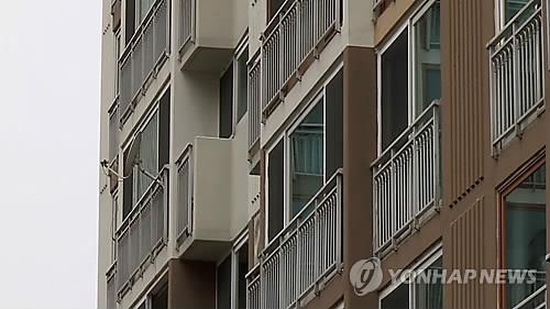 아파트 17층서 지인 밀어 살해…검찰, 징역 15년 불복 항소