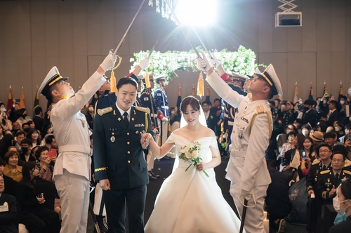 육군, 모범간부 합동결혼식