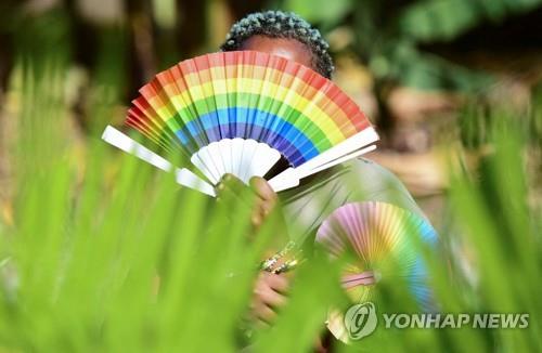 우간다 LGBTQ 커뮤니티 소속의 한 여성