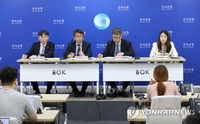  민간소비도 줄었는데, '하반기 성장세' 낙관만 할 일인가