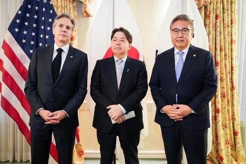 한미일 외교장관, 北위성발사 재시도에 "독자제재 검토"(종합2보)