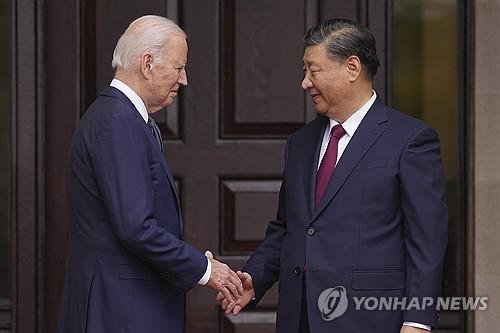 조 바이든 미국 대통령(왼쪽)과 시진핑 중국 국가주석