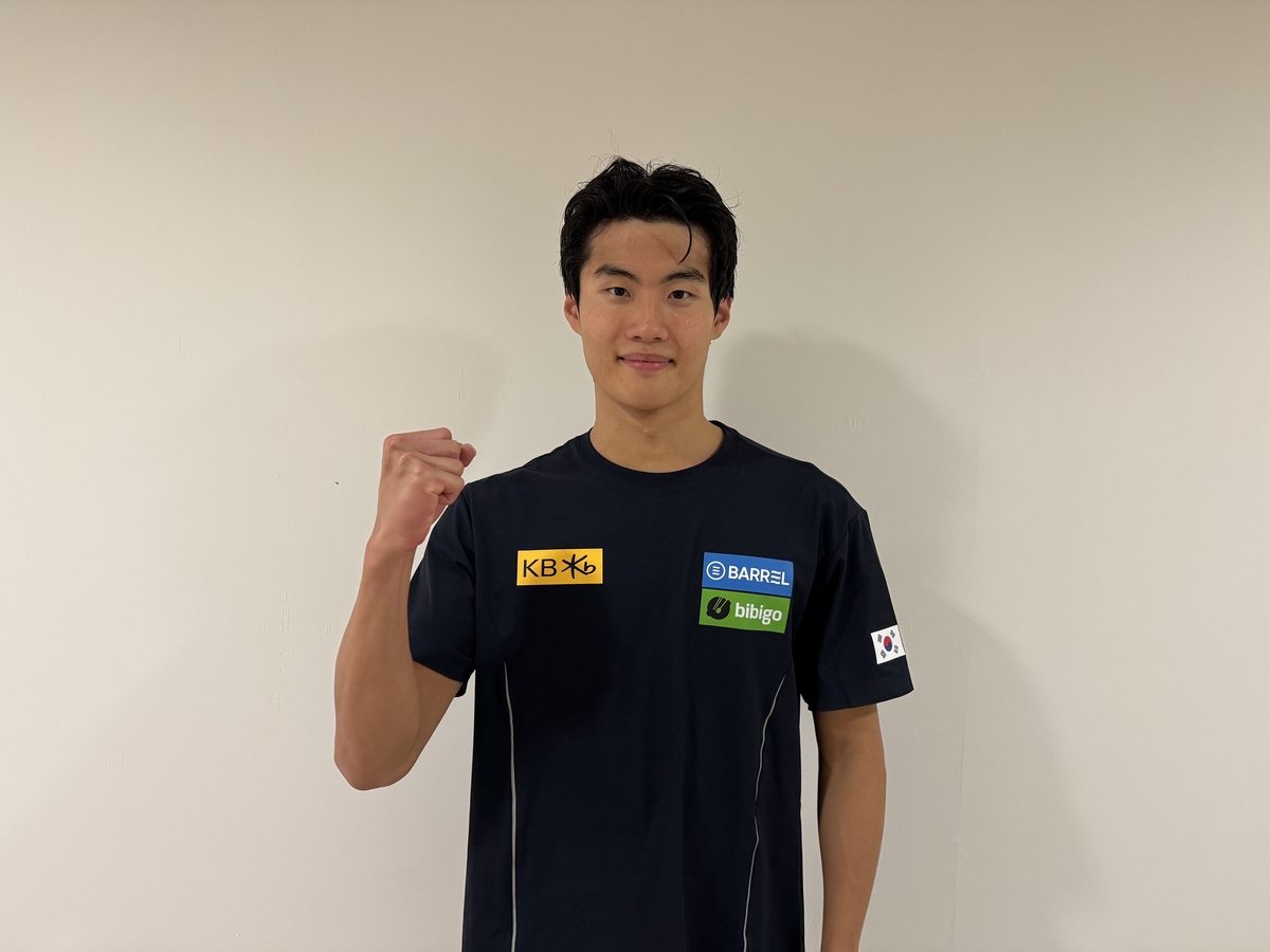 Sunwoo Hwang advances to the finals of the 200m freestyle world championships for the third time in a row