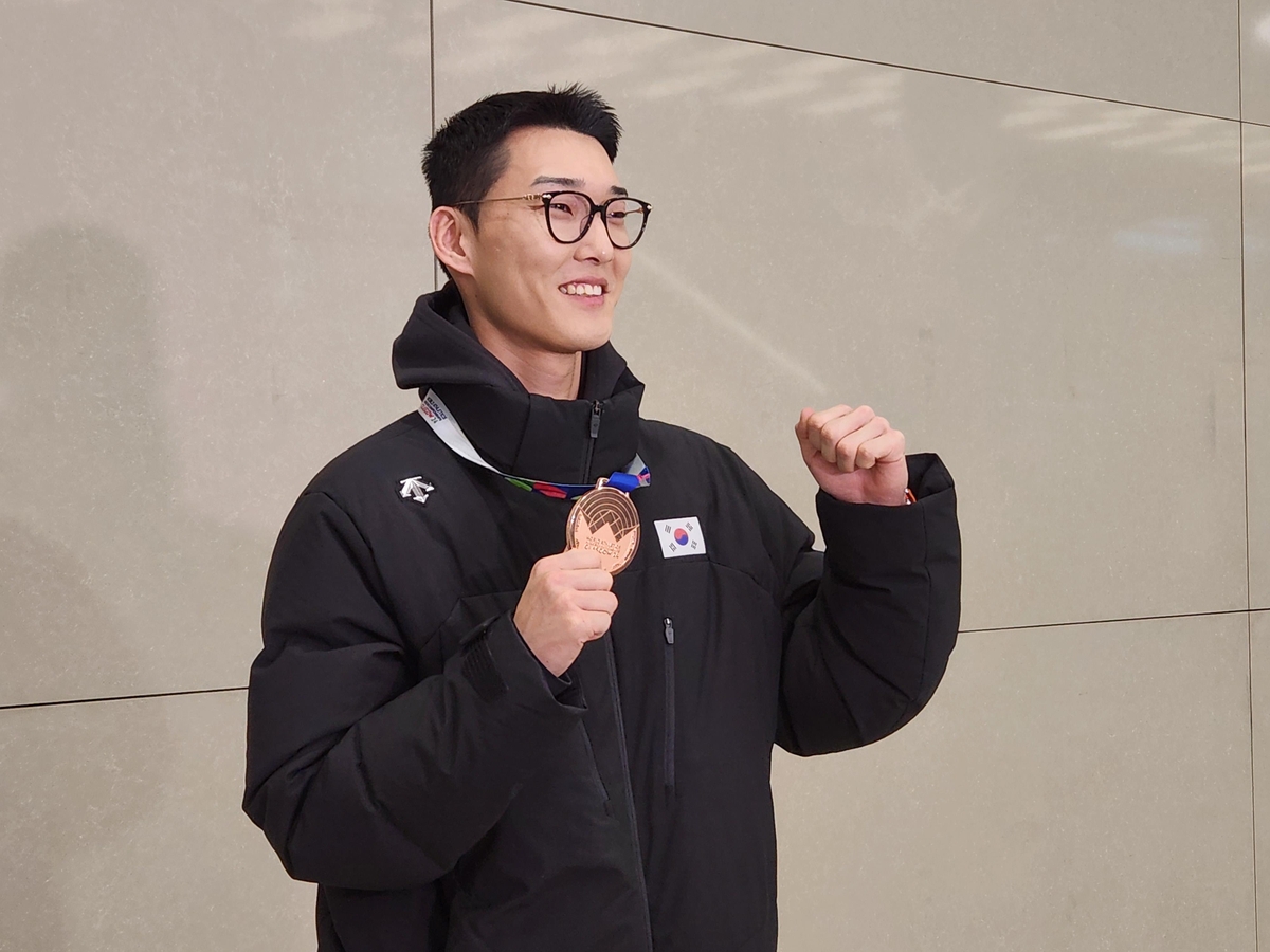 동메달 목에 건 우상혁