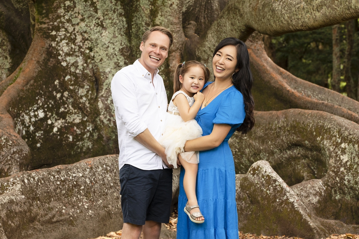 한국계 뉴질랜드인 작가 그레이시 김과 그의 가족