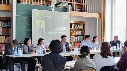 16일(현지시간) 독일 베를린 훔볼트대학에서 열린 북한인권 강연 [주독일 한국대사관 제공. 재판매 및 DB 금지]