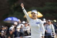 18번 홀 '8ｍ 이글' 이예원, KLPGA 국내 개막전 정상