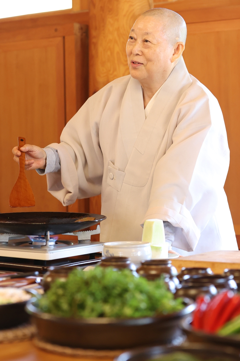 사찰음식 만드는 계호스님