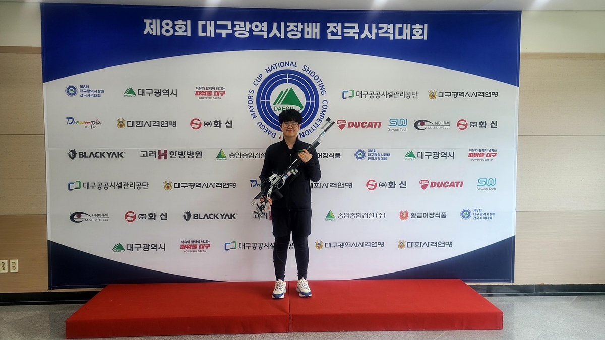 청각장애를 극복하고 하루에 한국 신기록 2개를 수립한 김우림