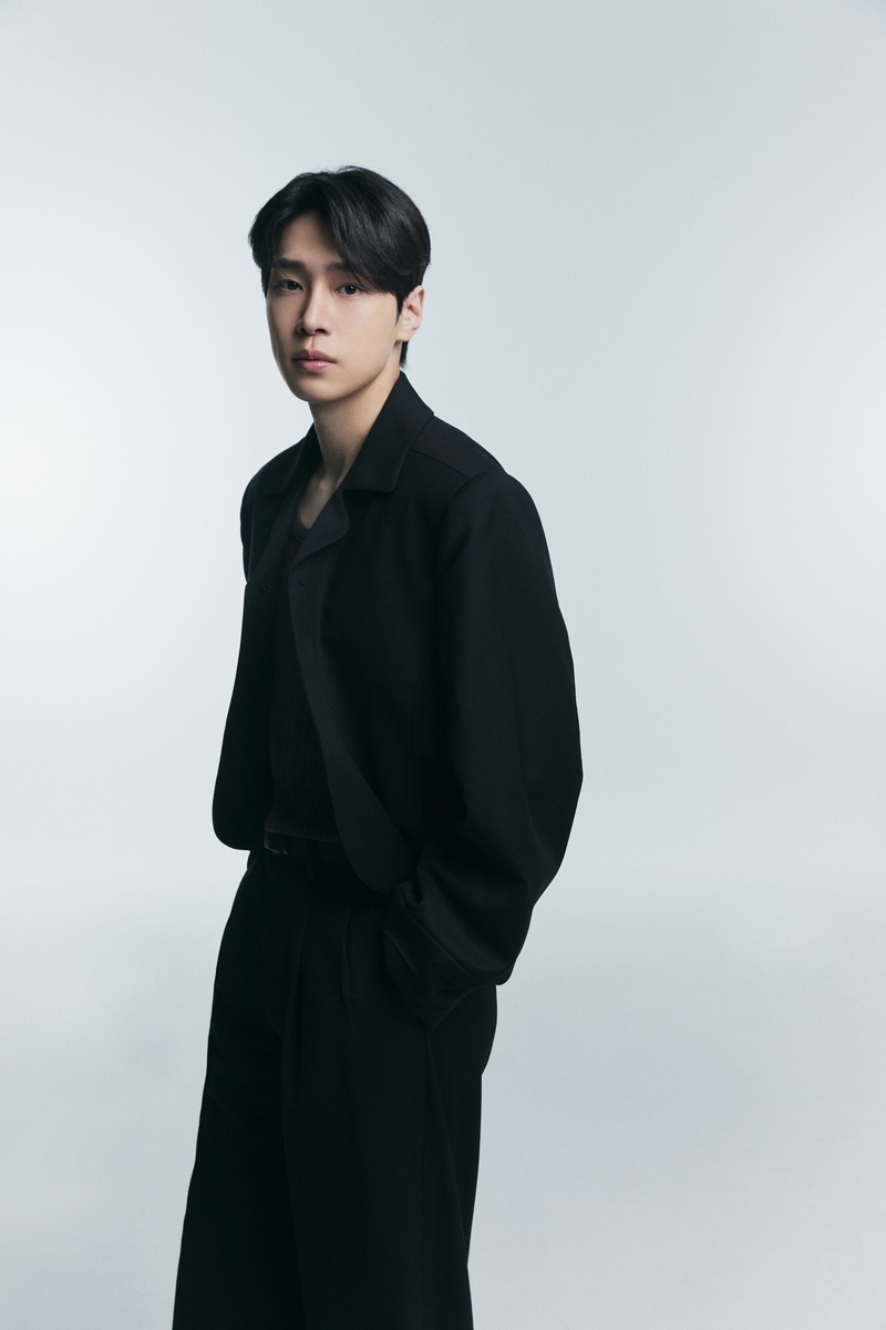 배우 강유석