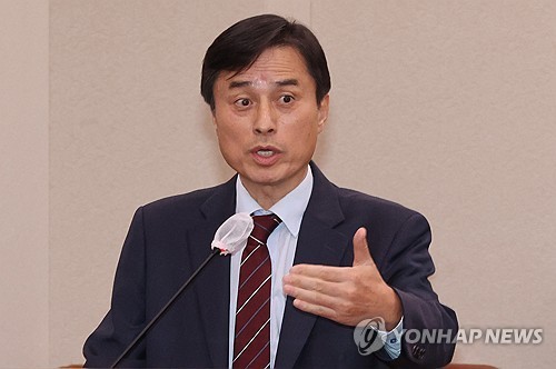[속보] 조은석 특검, 검찰 이어 경찰 방문…특검 업무 협의