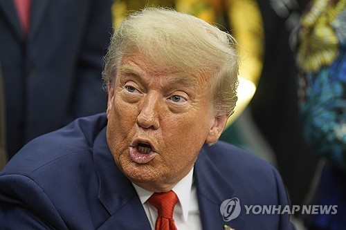 트럼프, '금리동결' 연준 의장에 "원할 경우 사퇴하면…