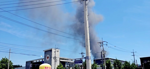 안성 에어컨 보관 창고서 불…1시간여 만에 초진(종합)