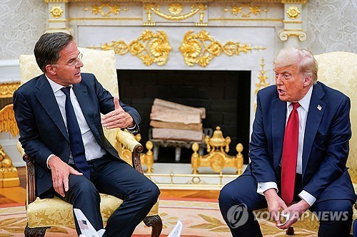 트럼프 "50일내 우크라戰 합의 없으면 러에 혹독한 관…