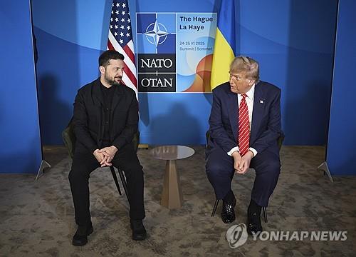 우크라 대통령 "트럼프에 감사"…美 무기 공급 결정 후…