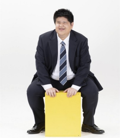 2살때 시력 잃고도 웃음은 잃지 않던 20대, 3명 살…