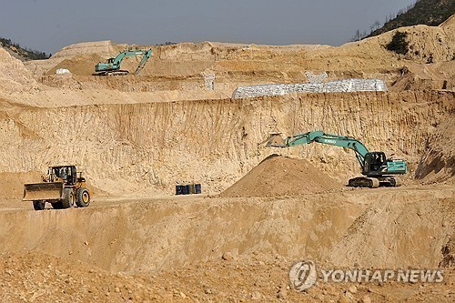 "中, 기업들에 희토류 채굴쿼터 뒤늦게 비공개 통보"