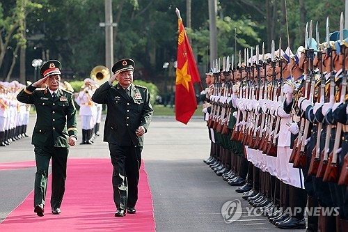 中·베트남, 첫 육군합동훈련…"美 관세압박 속 군사관계…