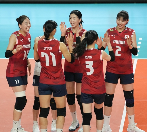 한국 여자배구, 150번째 한일전서 3-2 승리…3연패 후 첫 승