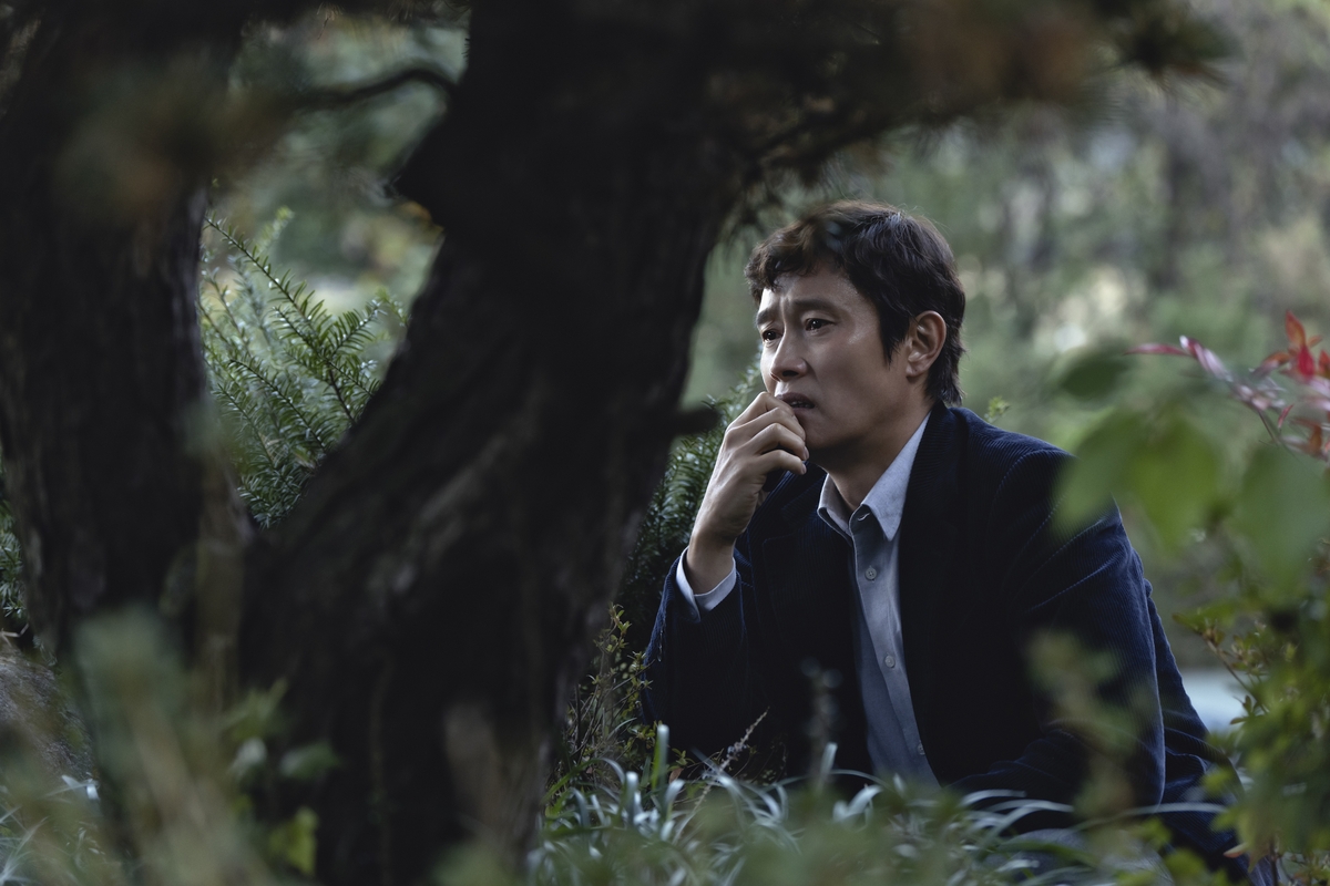 영화 '어쩔수가없다' 속 한 장면