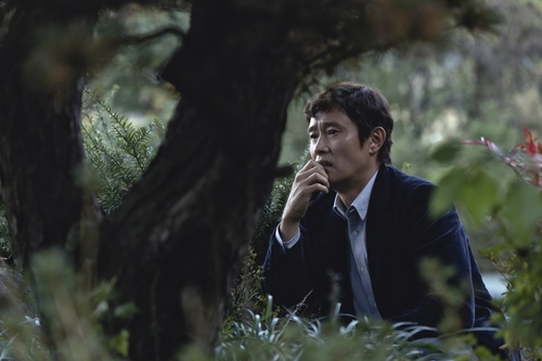 영화 '어쩔수가없다' 속 한 장면