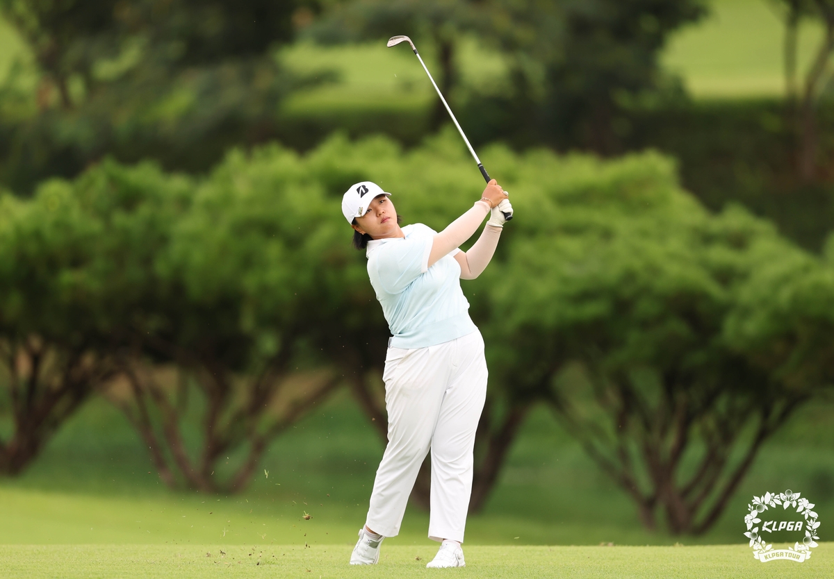 신다인, KLPGA 투어 KG 레이디스 오픈 2R 선두…첫 승 도전