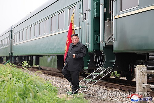 2024년 전용열차에서 내리는 김정은