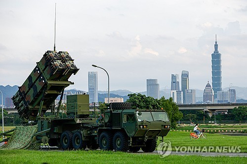 대만 연례 군사훈련 기간 타이베이시 강변 공원에 이동배치된 패트리엇 미사일 시스템
