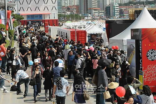 2009년 영화제에 몰린 시민들