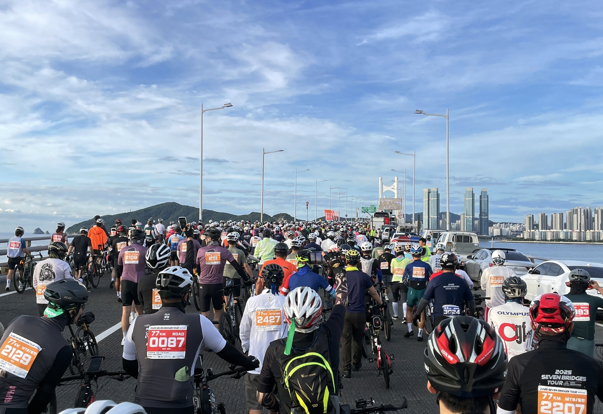 [기자수첩] 자전거는 처음이지? '세븐브릿지 투어'가 남긴 것