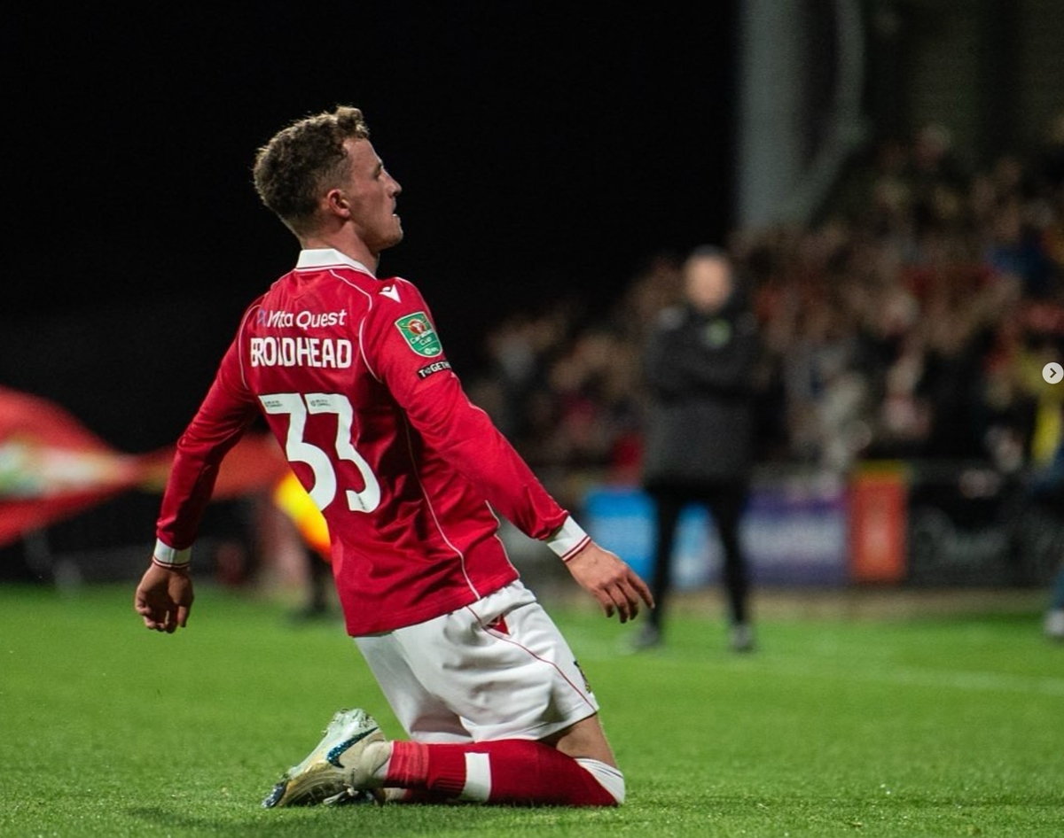 득점을 기뻐하는 네이선 브로드헤드