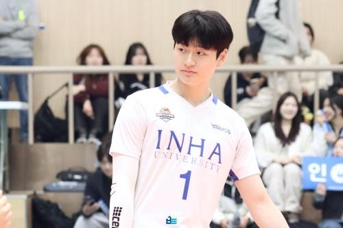 남자배구 거포 윤경, 신인 드래프트 불참…이우진이 최대어 전망