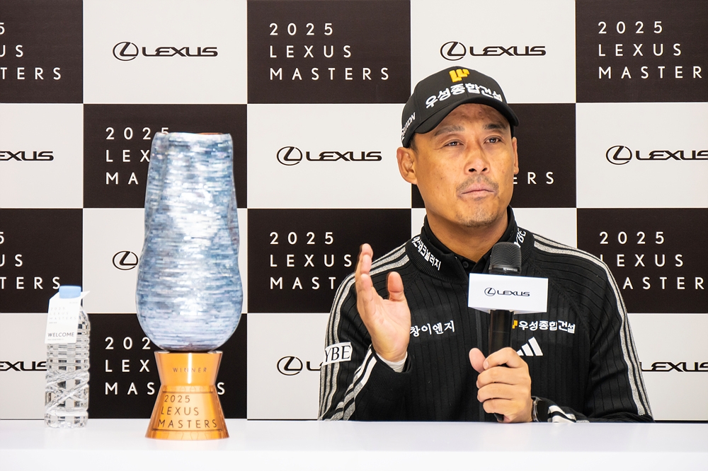 18년 만에 KPGA 첫 우승 김재호 골프 선수 오래 하는 게 목표(종합)