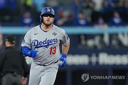 MLB 다저스, 구단 옵션 145억원에 3루수 먼시와 계약 연장