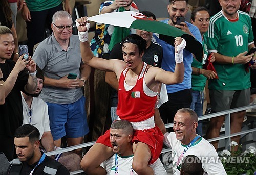 파리 올림픽에서 성별 관련 논란에 섰던 이마네 칼리프