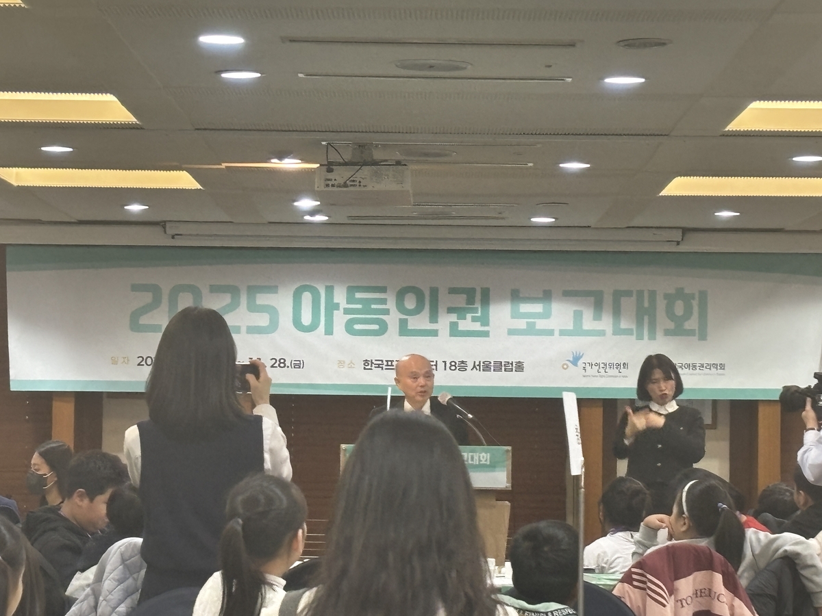 안창호 인권위원장