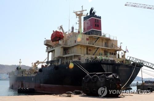 Un barco surcoreano entregó 4.320 toneladas de diesel a Corea del Norte en 2017