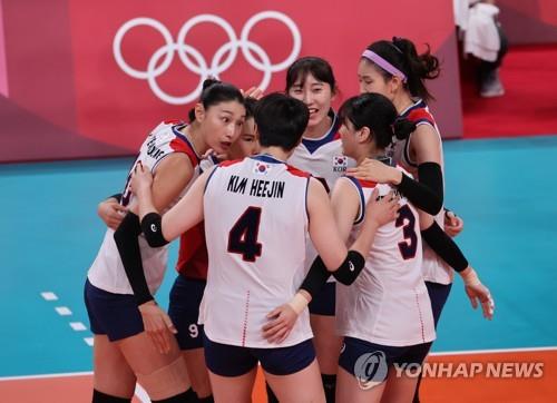 Moon aclama al equipo de voleibol femenino por su juego olímpico conmovedor