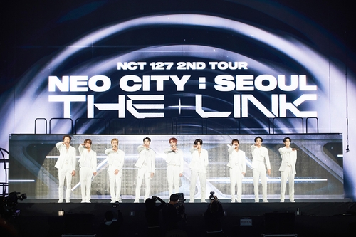 NCT 127 inicia su gira mundial con su concierto en Seúl