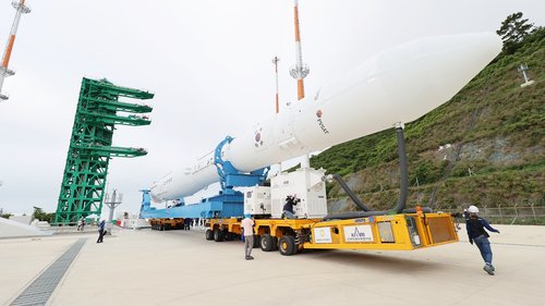(AMPLIACIÓN) Corea del Sur pospone indefinidamente el lanzamiento del cohete espacial por un fallo técnico