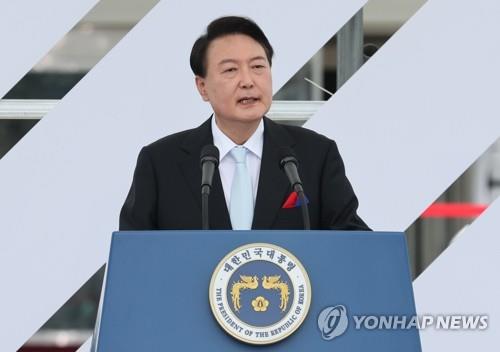 (AMPLIACIÓN) Yoon promete mejorar los lazos con Japón y ofrece ayuda económica a cambio de la desnuclearización norcoreana