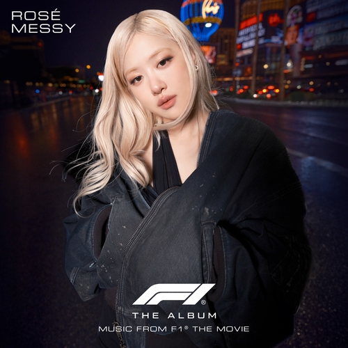 La imagen, sin fechar, proporcionada por Warner Music Korea, muestra una imagen promocional del tema "Messy", de Rosé, de BLACKPINK, lanzado el 9 de mayo de 2025. (Prohibida su reventa y archivo)