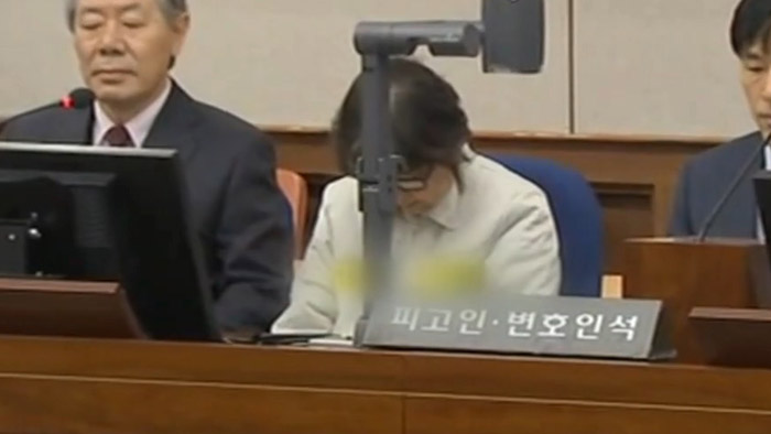 Choi Soon-sil niega todos los cargos en la primera audiencia judicial
