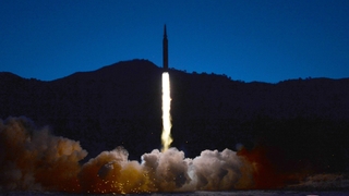 الجيش الكوري الجنوبي: كوريا الشمالية تطلق ما يبدو أنهما صاروخان باليستيان باتجاه الشرق
