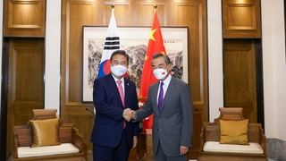 韓中外相が会談　王氏「内政に干渉してはならない」（８月１０日）