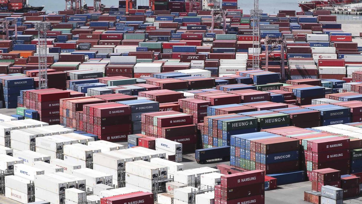 Las exportaciones surcoreanas suben un 2,8 por ciento en septiembre y crece el déficit comercial por 6º mes